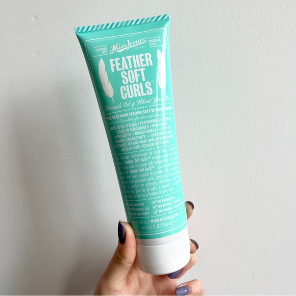 Miss Jessie’s Feather Soft Curls leave in styling lotion no parabens - Picture 1 of 4